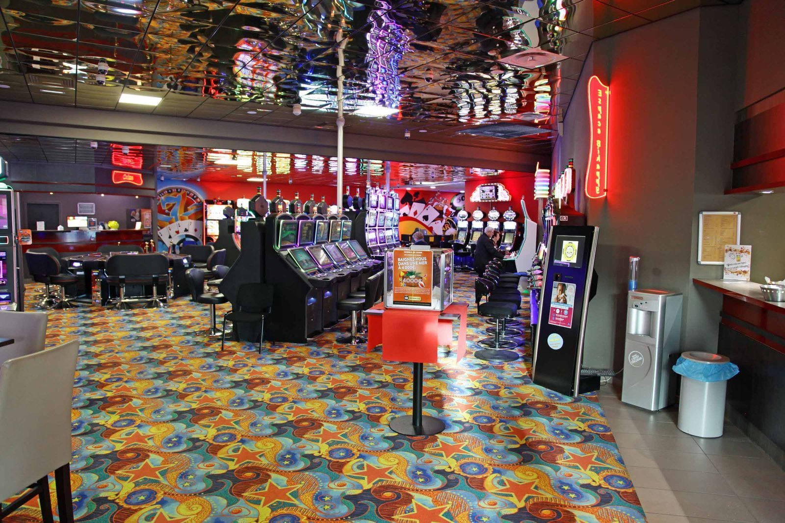 Intérieur du Casino de Fort-Mahon-Plage.