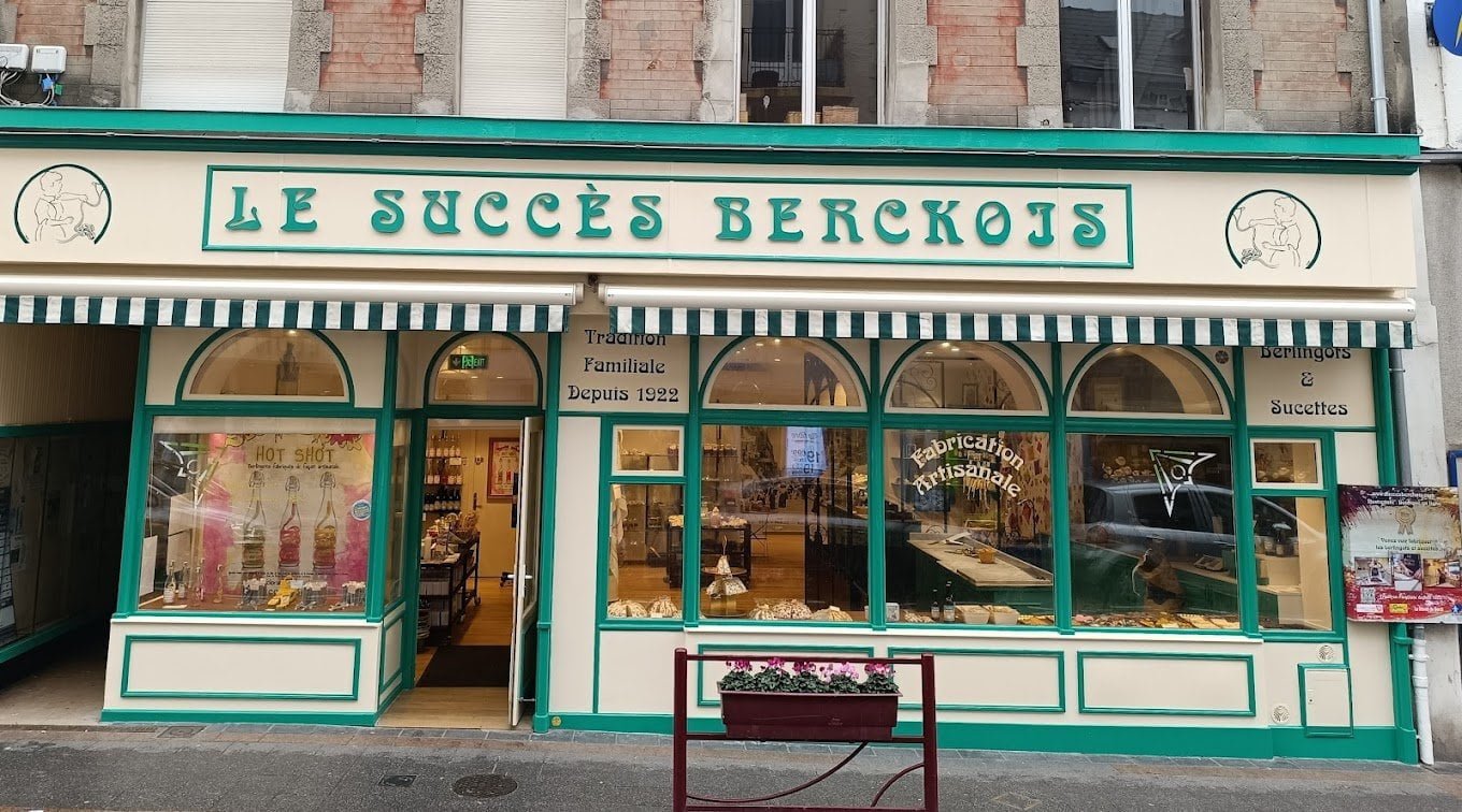 Devanture du magasin "Le succès Berckois".