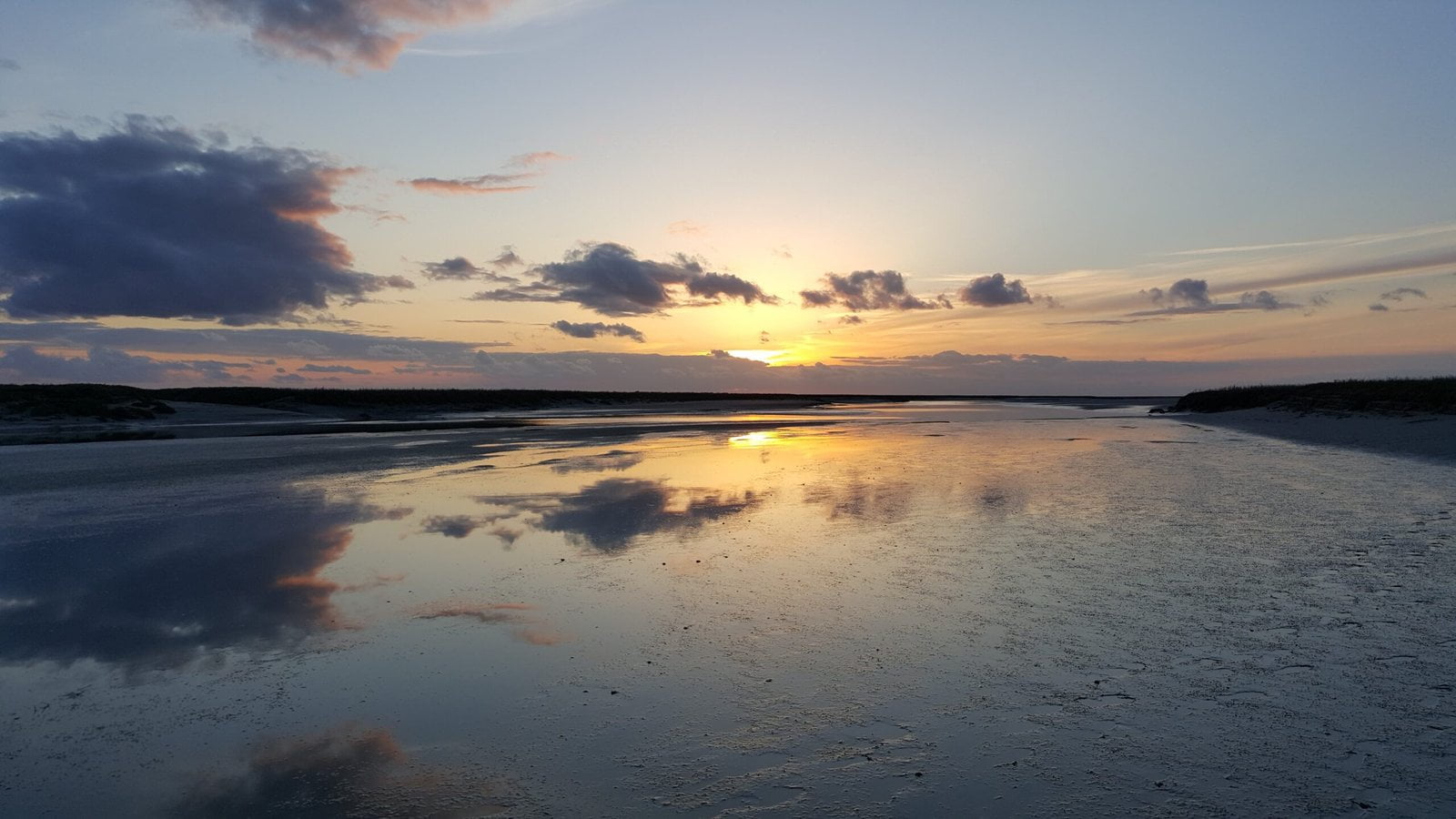 Paysage de la mer avec soleil couchant - Découvrez les randonnées en Baie de somme.